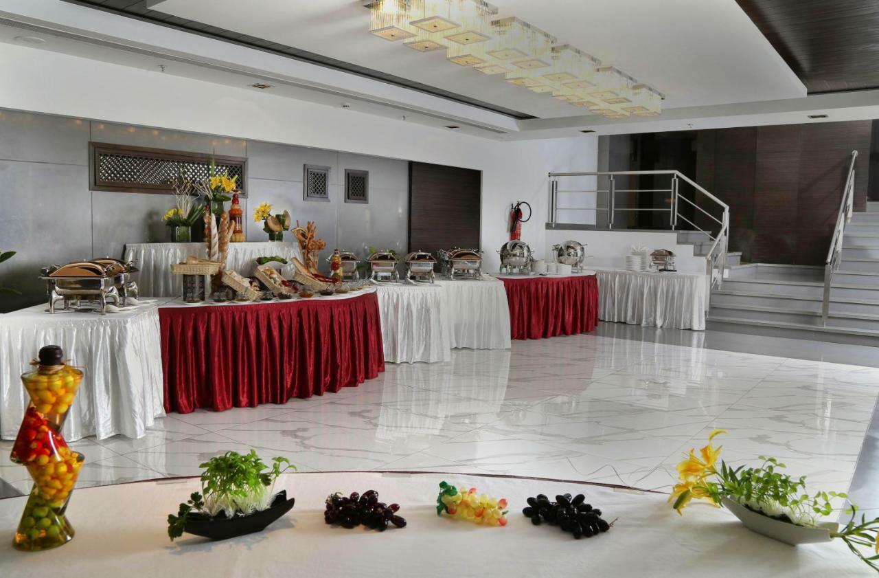 Country Inn & Suites By Radisson Nová Bombaj Exteriér fotografie
